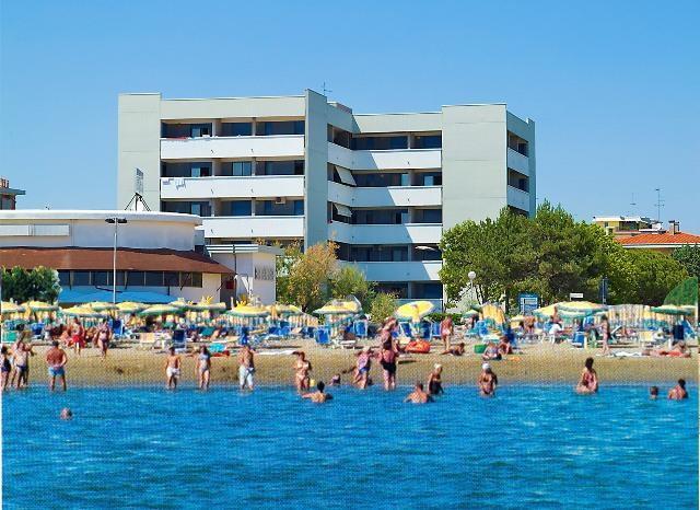 Condominio Columbus Bibione Exterior photo